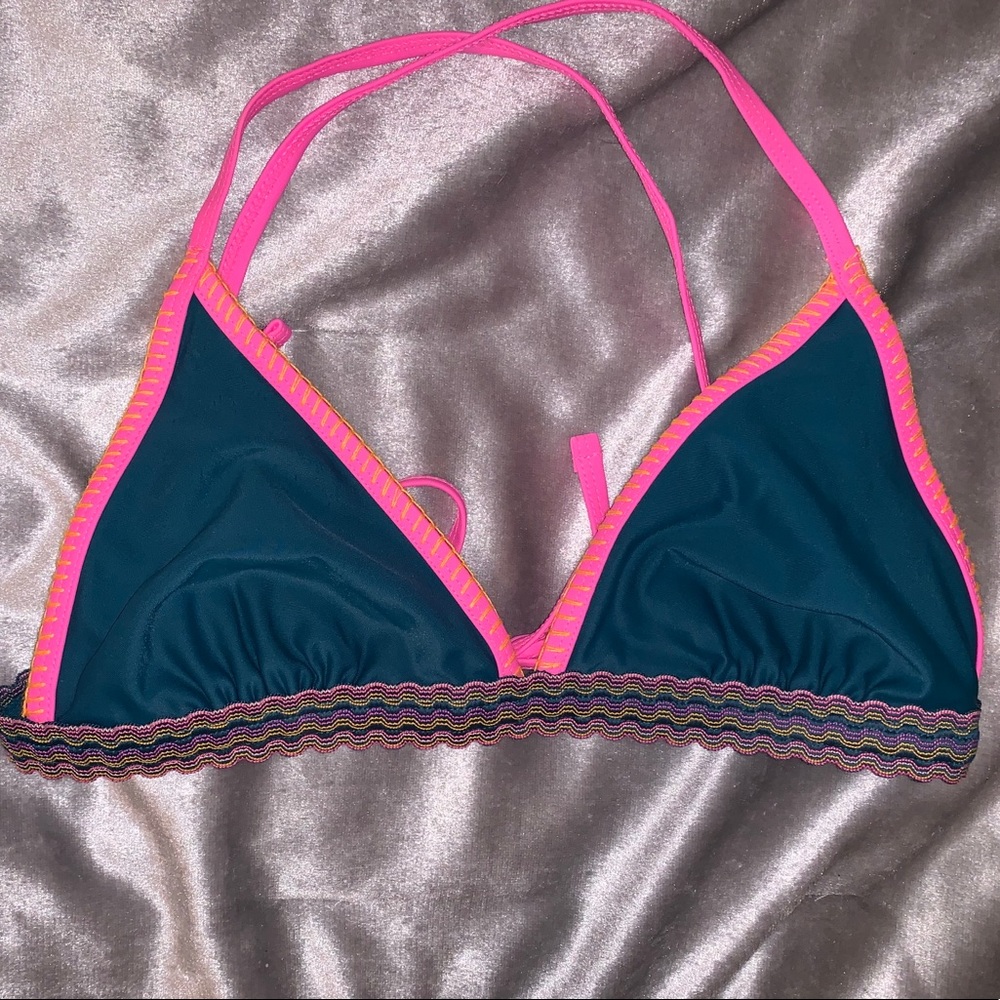 Vibrant bikini top